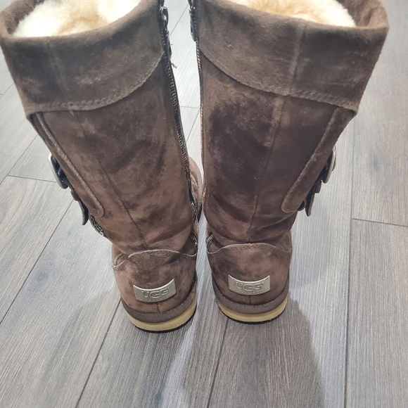Uggs Brown suede cargo boots - Picture 3 of 4